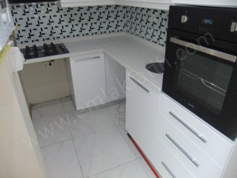 Kocamustafapaşa Kiralık Daire MEYDANDA LÜKS YAPILI 2+1 ( ESKİ PORTFÖY )