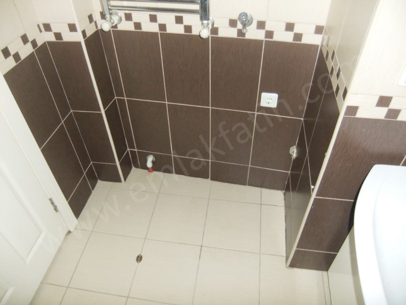 Marmara Cad. Meydana Yakın 2+1 