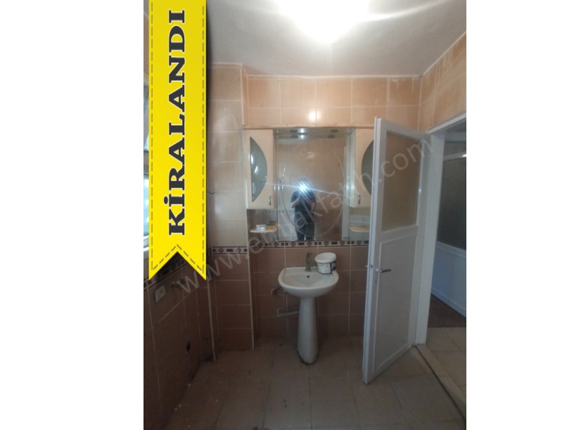 Kocamustafapaşa Marmara Cad. Kiralık 2+1 Yüksek Giriş