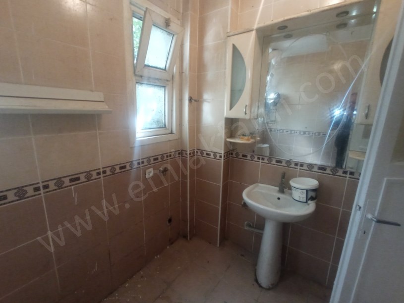 Kocamustafapaşa Marmara Cad. Kiralık 2+1 Yüksek Giriş