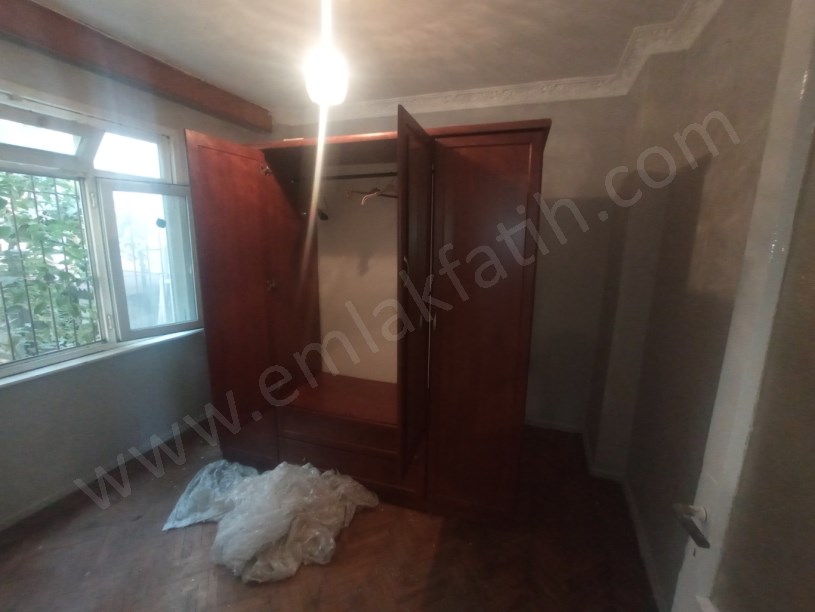Kocamustafapaşa Marmara Cad. Kiralık 2+1 Yüksek Giriş