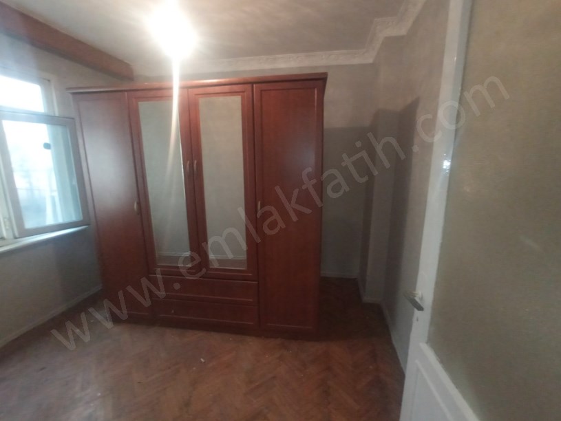 Kocamustafapaşa Marmara Cad. Kiralık 2+1 Yüksek Giriş