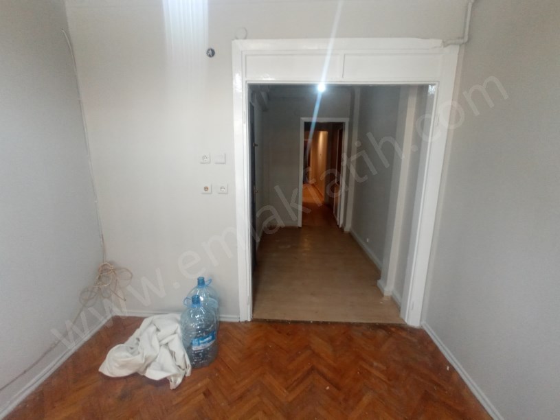 Kocamustafapaşa Marmara Cad. Kiralık 2+1 Yüksek Giriş