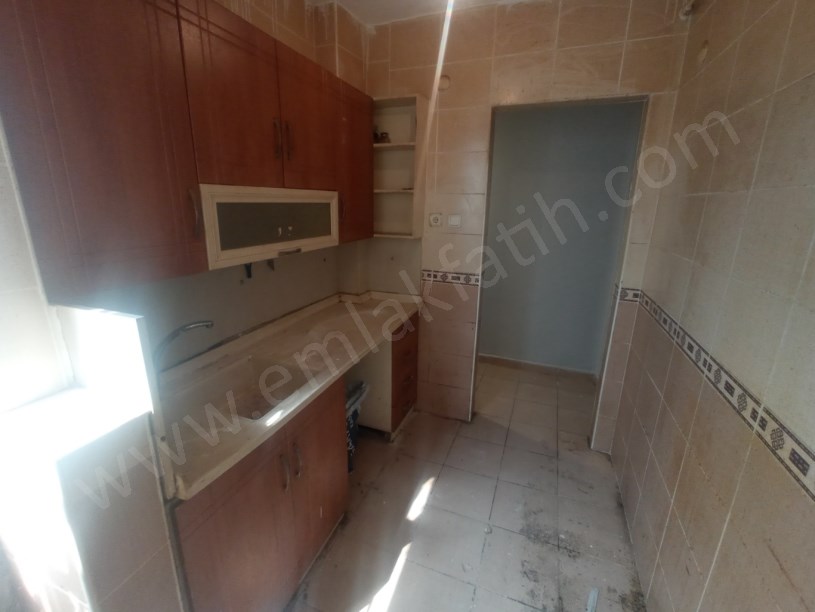 Kocamustafapaşa Marmara Cad. Kiralık 2+1 Yüksek Giriş