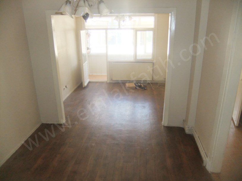 Şehremini Kiralık Daire Günaydın Sokakta Tramvaya Yakın 2+1 ( ESKİ PORTFÖY )