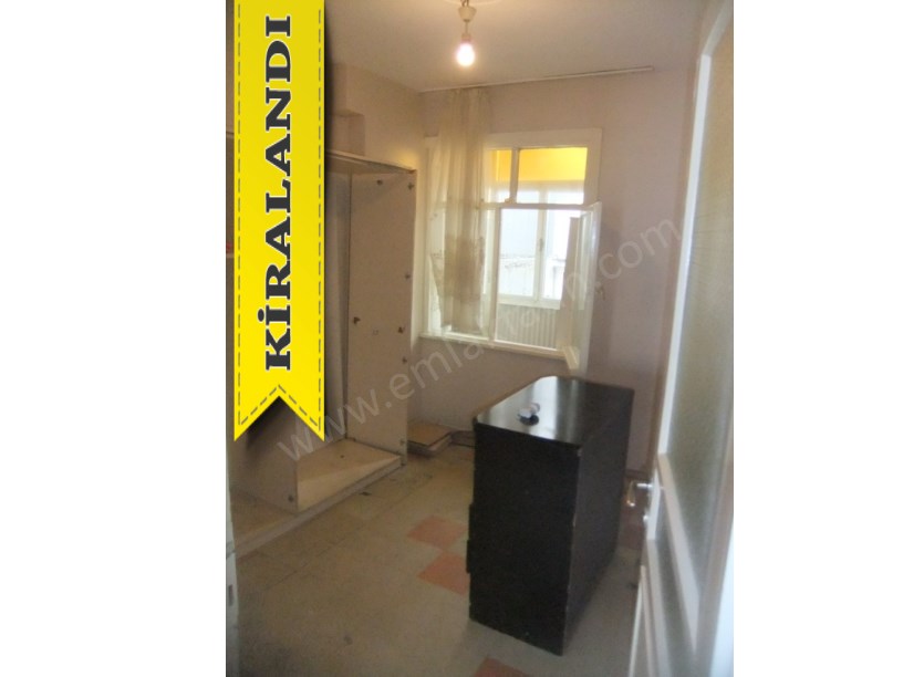 Şehremini Kiralık Daire Günaydın Sokakta Tramvaya Yakın 2+1 ( ESKİ PORTFÖY )