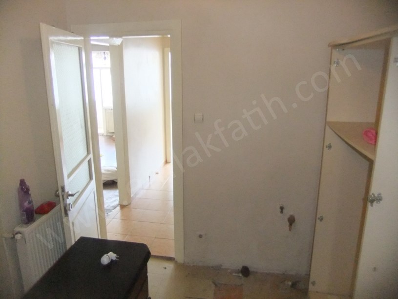 Şehremini Kiralık Daire Günaydın Sokakta Tramvaya Yakın 2+1 ( ESKİ PORTFÖY )