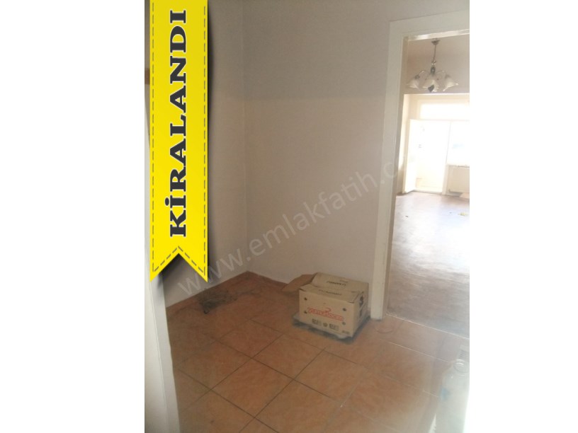 Şehremini Kiralık Daire Günaydın Sokakta Tramvaya Yakın 2+1 ( ESKİ PORTFÖY )