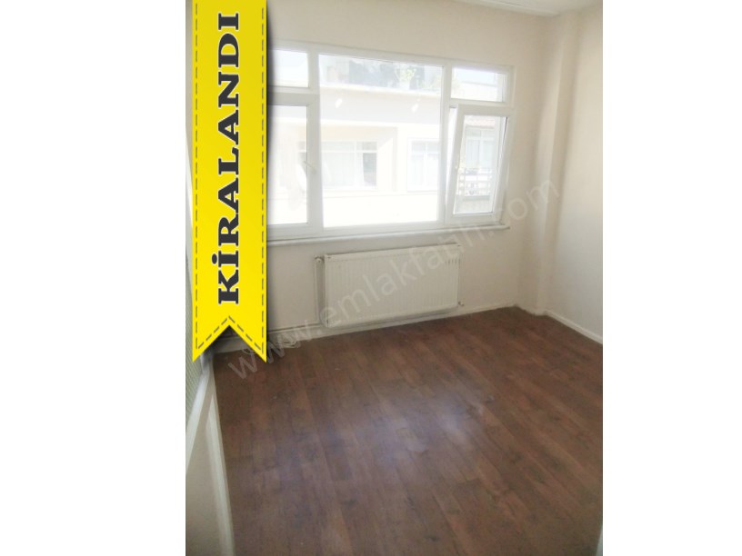 Şehremini Kiralık Daire Günaydın Sokakta Tramvaya Yakın 2+1 ( ESKİ PORTFÖY )