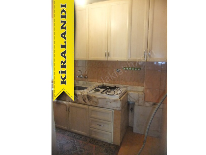 Şehremini Kiralık Daire Günaydın Sokakta Tramvaya Yakın 2+1 ( ESKİ PORTFÖY )