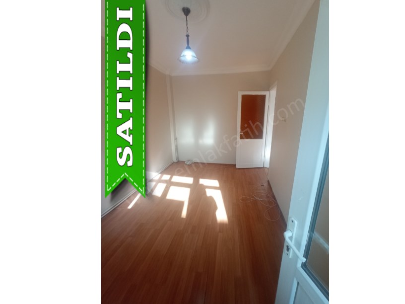 Cerrahpaşa Satılık Daire 2+1 2.Kat Temiz Masrafsız ( ESKİ PORTFÖY ) Satılık Ev