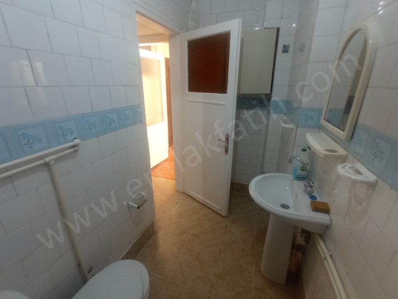 Cerrahpaşa Satılık Daire 2+1 2.Kat Temiz Masrafsız ( ESKİ PORTFÖY ) Satılık Ev