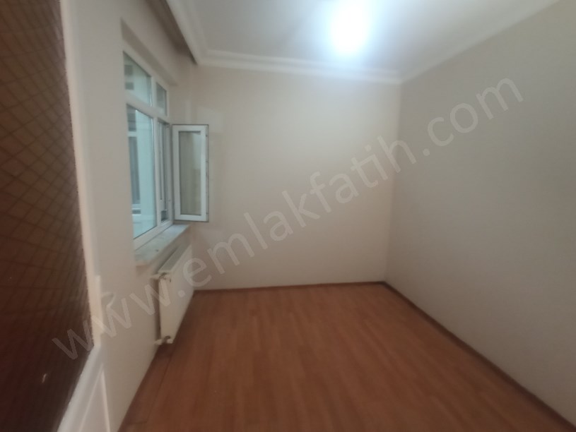 Cerrahpaşa Satılık Daire 2+1 2.Kat Temiz Masrafsız ( ESKİ PORTFÖY ) Satılık Ev