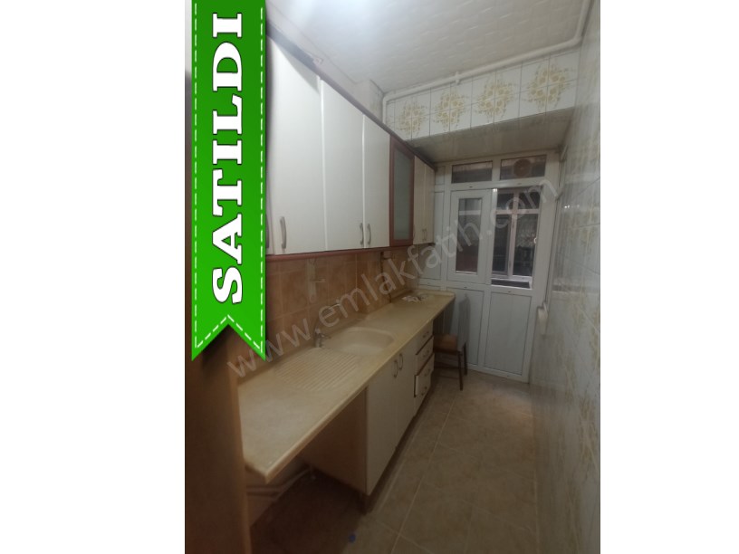 Cerrahpaşa Satılık Daire 2+1 2.Kat Temiz Masrafsız ( ESKİ PORTFÖY ) Satılık Ev