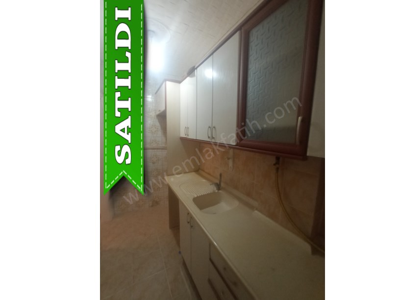 Cerrahpaşa Satılık Daire 2+1 2.Kat Temiz Masrafsız ( ESKİ PORTFÖY ) Satılık Ev