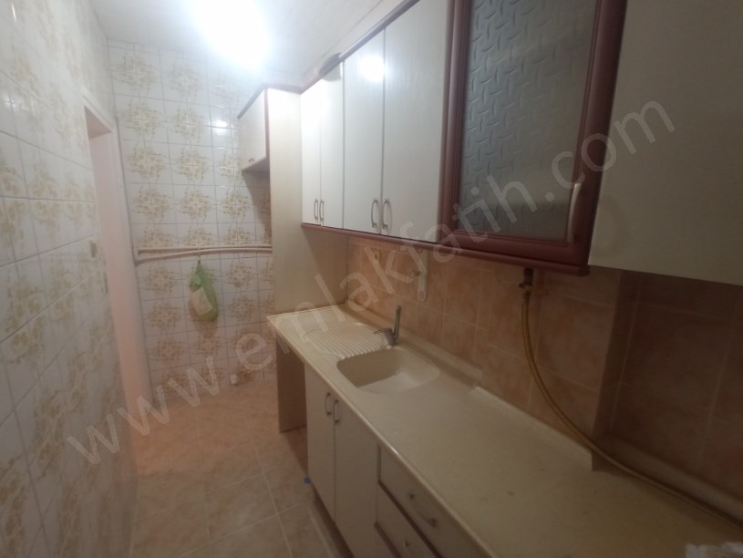 Cerrahpaşa Satılık Daire 2+1 2.Kat Temiz Masrafsız ( ESKİ PORTFÖY ) Satılık Ev