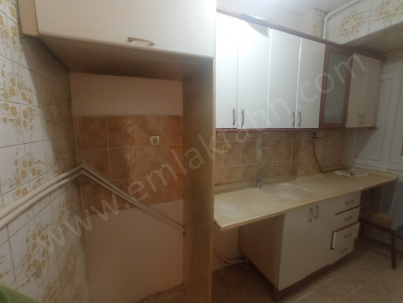 Cerrahpaşa Satılık Daire 2+1 2.Kat Temiz Masrafsız ( ESKİ PORTFÖY ) Satılık Ev