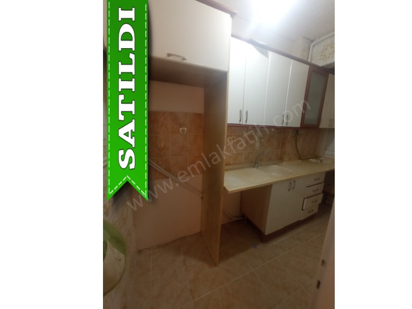 Cerrahpaşa Satılık Daire 2+1 2.Kat Temiz Masrafsız ( ESKİ PORTFÖY ) Satılık Ev