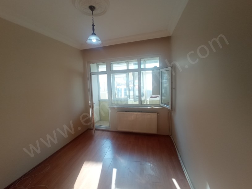 Cerrahpaşa Satılık Daire 2+1 2.Kat Temiz Masrafsız ( ESKİ PORTFÖY ) Satılık Ev