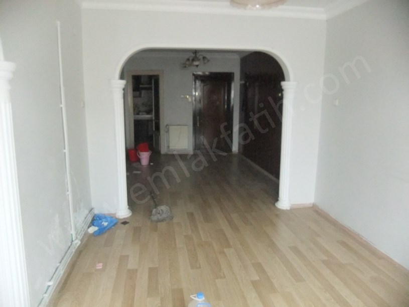 Kocamustafapaşa Kiralık Daire İzci Türk Sokak 2+1 4.KAT ( ESKİ PORTFÖY )