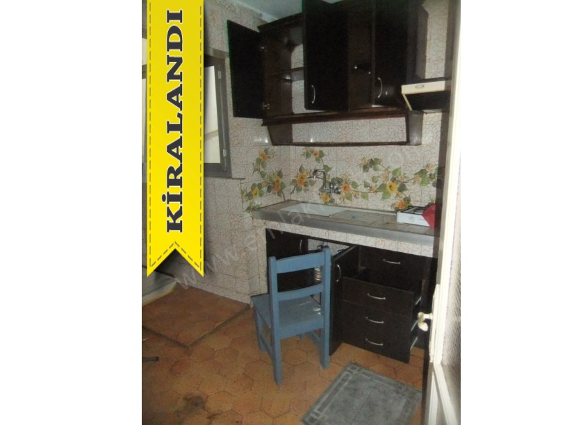 Kocamustafapaşa Kiralık Daire İzci Türk Sokak 2+1 4.KAT ( ESKİ PORTFÖY )
