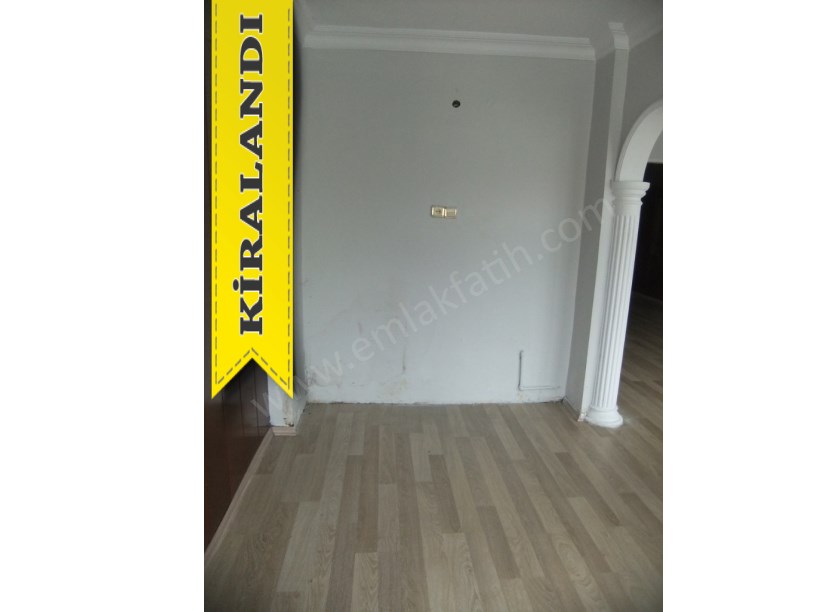 Kocamustafapaşa Kiralık Daire İzci Türk Sokak 2+1 4.KAT ( ESKİ PORTFÖY )