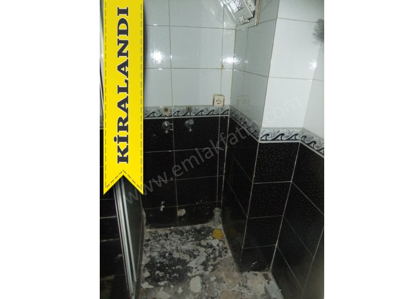 Kocamustafapaşa Kiralık Daire İzci Türk Sokak 2+1 4.KAT ( ESKİ PORTFÖY )