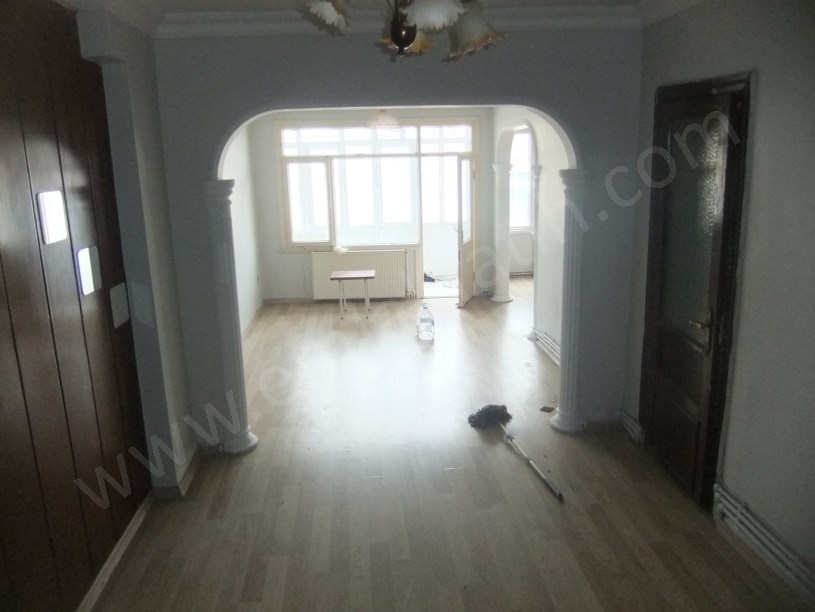 Kocamustafapaşa Kiralık Daire İzci Türk Sokak 2+1 4.KAT ( ESKİ PORTFÖY )