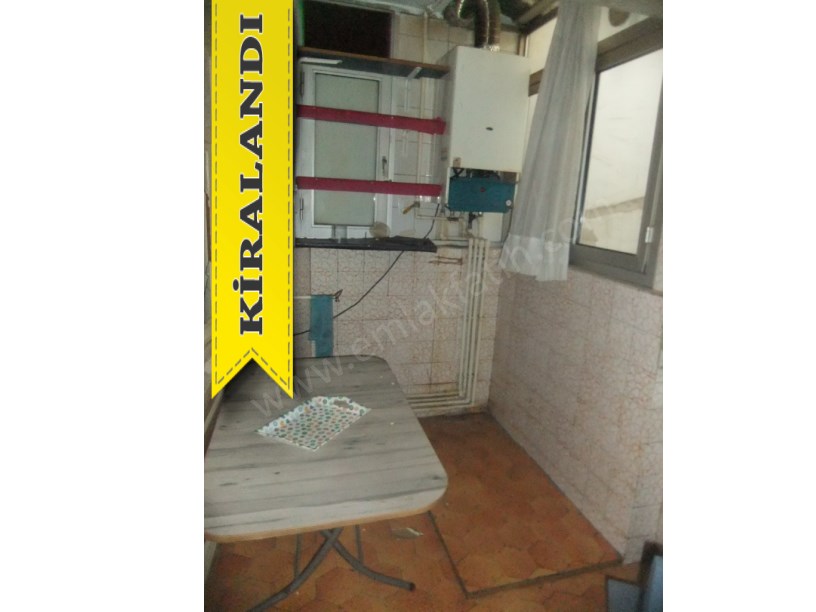 Kocamustafapaşa Kiralık Daire İzci Türk Sokak 2+1 4.KAT ( ESKİ PORTFÖY )