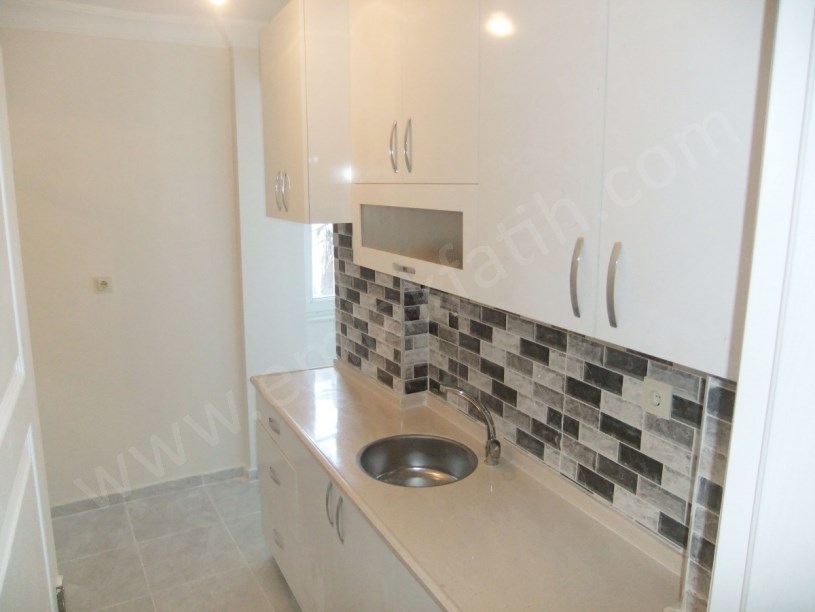 Kocamustafapaşa hacıkadın Çeşmesi Sk 1+1 Full Yapılı