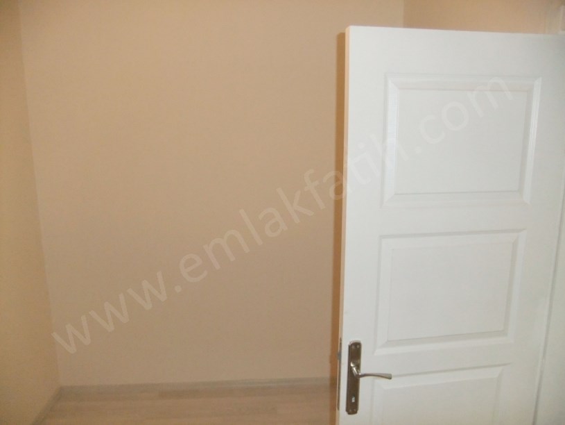 Kocamustafapaşa hacıkadın Çeşmesi Sk 1+1 Full Yapılı
