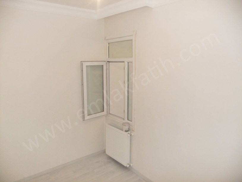 Kocamustafapaşa hacıkadın Çeşmesi Sk 1+1 Full Yapılı
