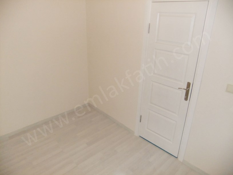 Kocamustafapaşa hacıkadın Çeşmesi Sk 1+1 Full Yapılı
