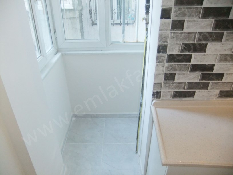 Kocamustafapaşa hacıkadın Çeşmesi Sk 1+1 Full Yapılı
