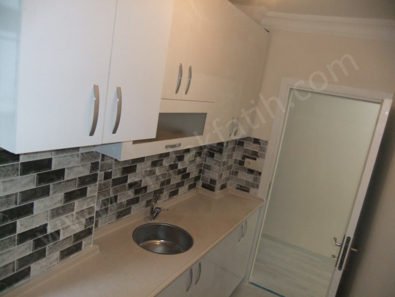 Kocamustafapaşa hacıkadın Çeşmesi Sk 1+1 Full Yapılı