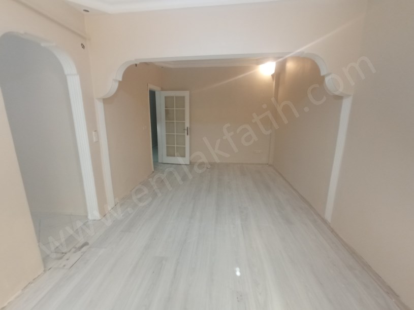 Kocamustafapaşa Meydan 1+1 Full Yapılı Giriş