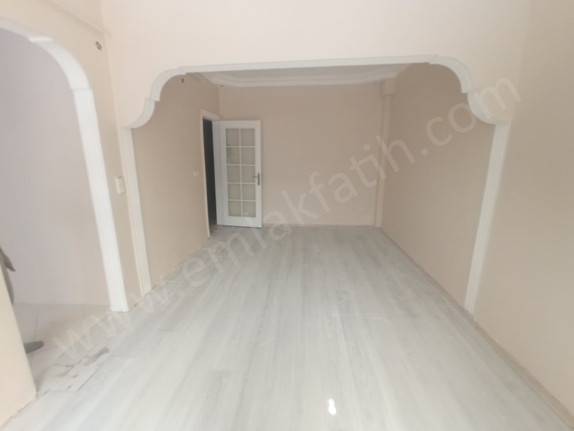 Kocamustafapaşa Meydan 1+1 Full Yapılı Giriş