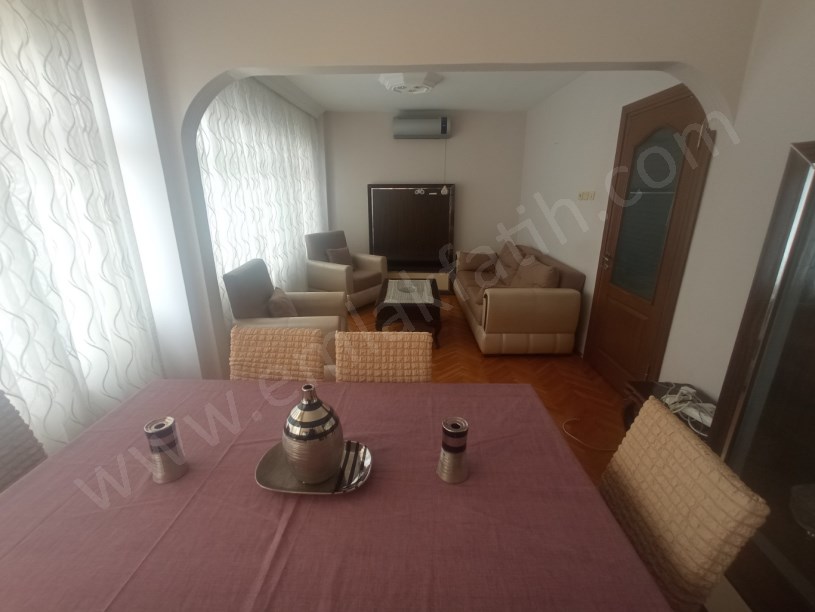 Mütesellim Sokak Eşyalı 2+1 80m² 2.Kat Kombili Çift Cepheli