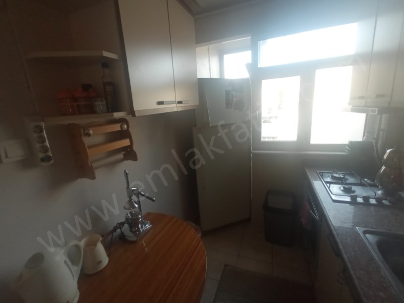 Mütesellim Sokak Eşyalı 2+1 80m² 2.Kat Kombili Çift Cepheli