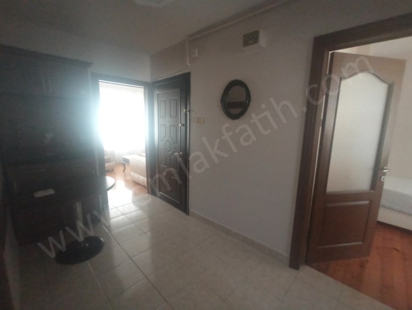 Mütesellim Sokak Eşyalı 2+1 80m² 2.Kat Kombili Çift Cepheli