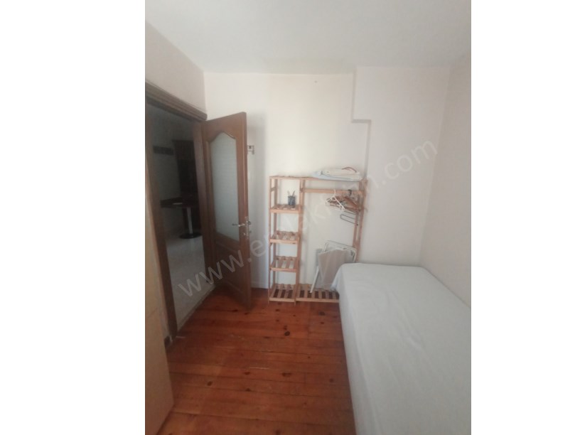 Mütesellim Sokak Eşyalı 2+1 80m² 2.Kat Kombili Çift Cepheli