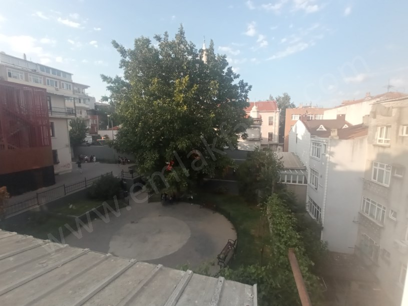 Mütesellim Sokak Eşyalı 2+1 80m² 2.Kat Kombili Çift Cepheli