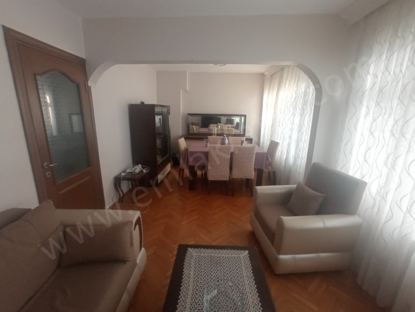 Mütesellim Sokak Eşyalı 2+1 80m² 2.Kat Kombili Çift Cepheli