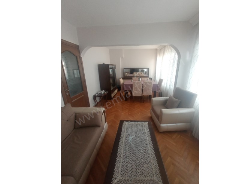 Mütesellim Sokak Eşyalı 2+1 80m² 2.Kat Kombili Çift Cepheli
