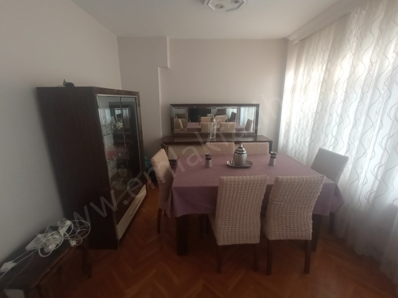 Mütesellim Sokak Eşyalı 2+1 80m² 2.Kat Kombili Çift Cepheli