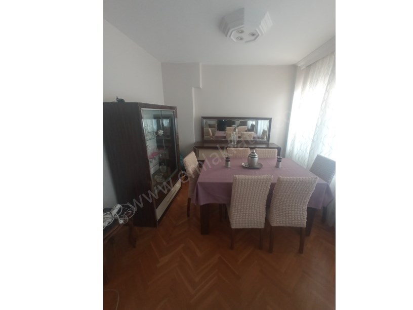 Mütesellim Sokak Eşyalı 2+1 80m² 2.Kat Kombili Çift Cepheli