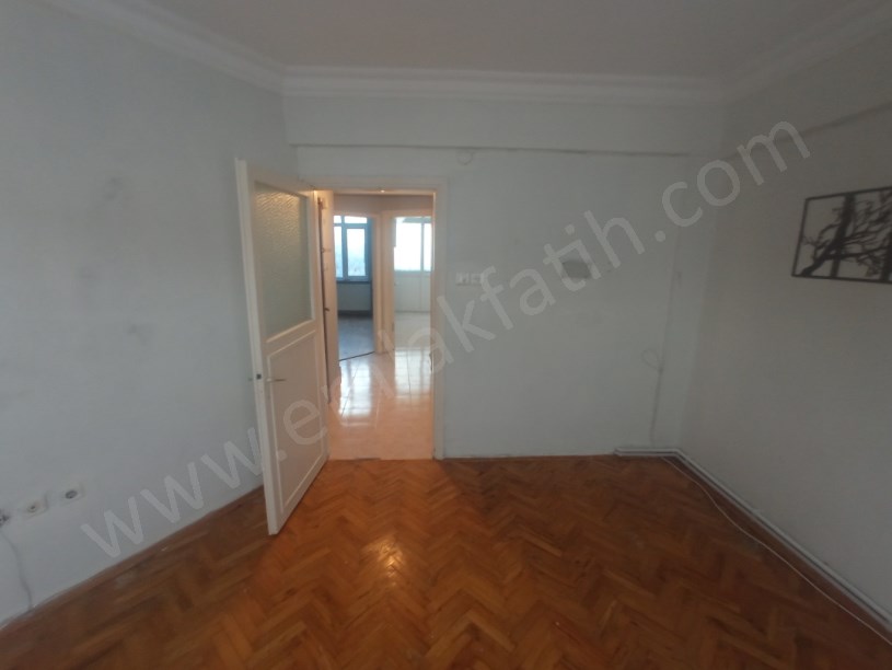 Kombili 1+1 Çift Cephe 60m2 Daire   Mutfağı Büyük   Full Yapılı