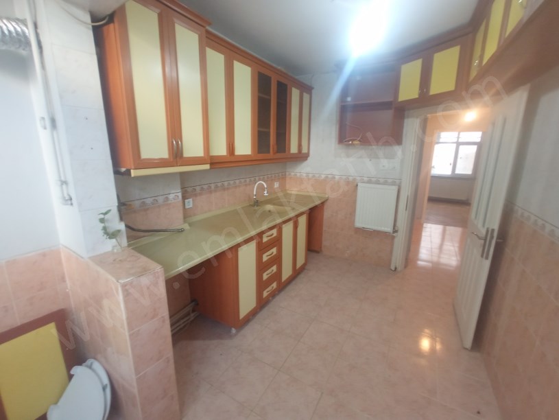 Kombili 1+1 Çift Cephe 60m2 Daire   Mutfağı Büyük   Full Yapılı