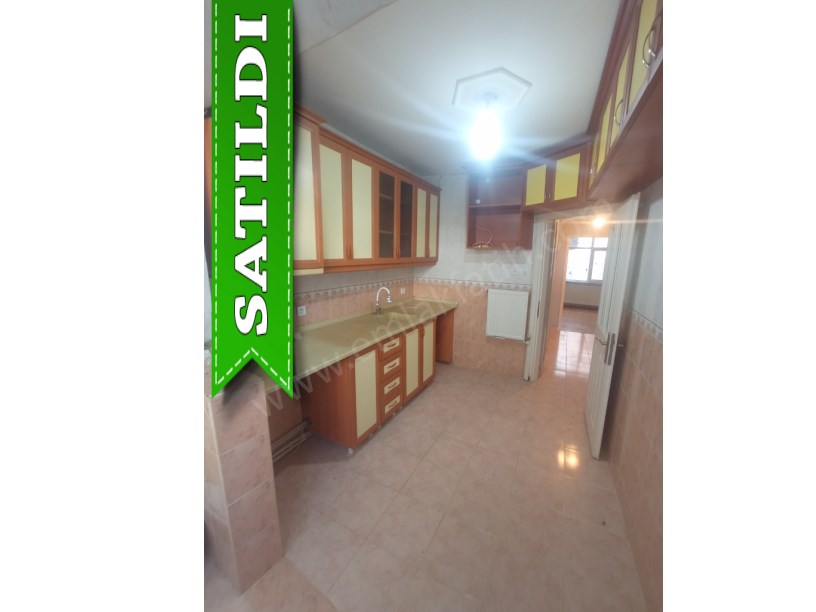 Kombili 1+1 Çift Cephe 60m2 Daire   Mutfağı Büyük ( ESKİ PORTFÖY )