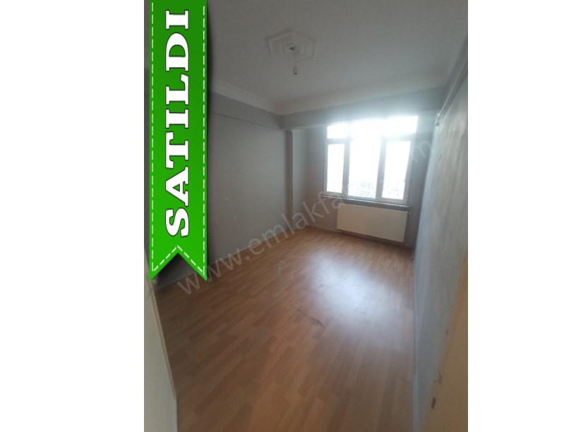 Kombili 1+1 Çift Cephe 60m2 Daire   Mutfağı Büyük ( ESKİ PORTFÖY )